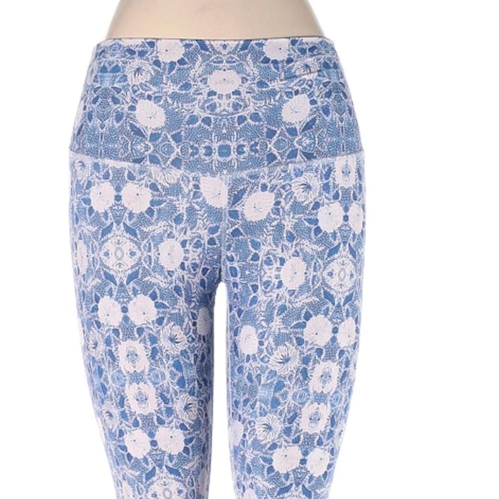 DYI Blue Cream Cropped Yoga Tight